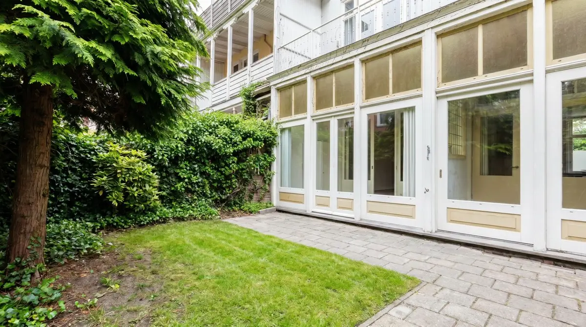Woning met tuin bij daglicht